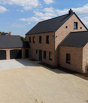 Maison contemporaine clé sur porte construite à Forville