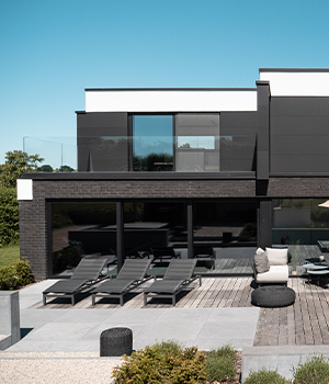 Maison clé sur porte sur mesure contemporaine construite à Neufchâteau